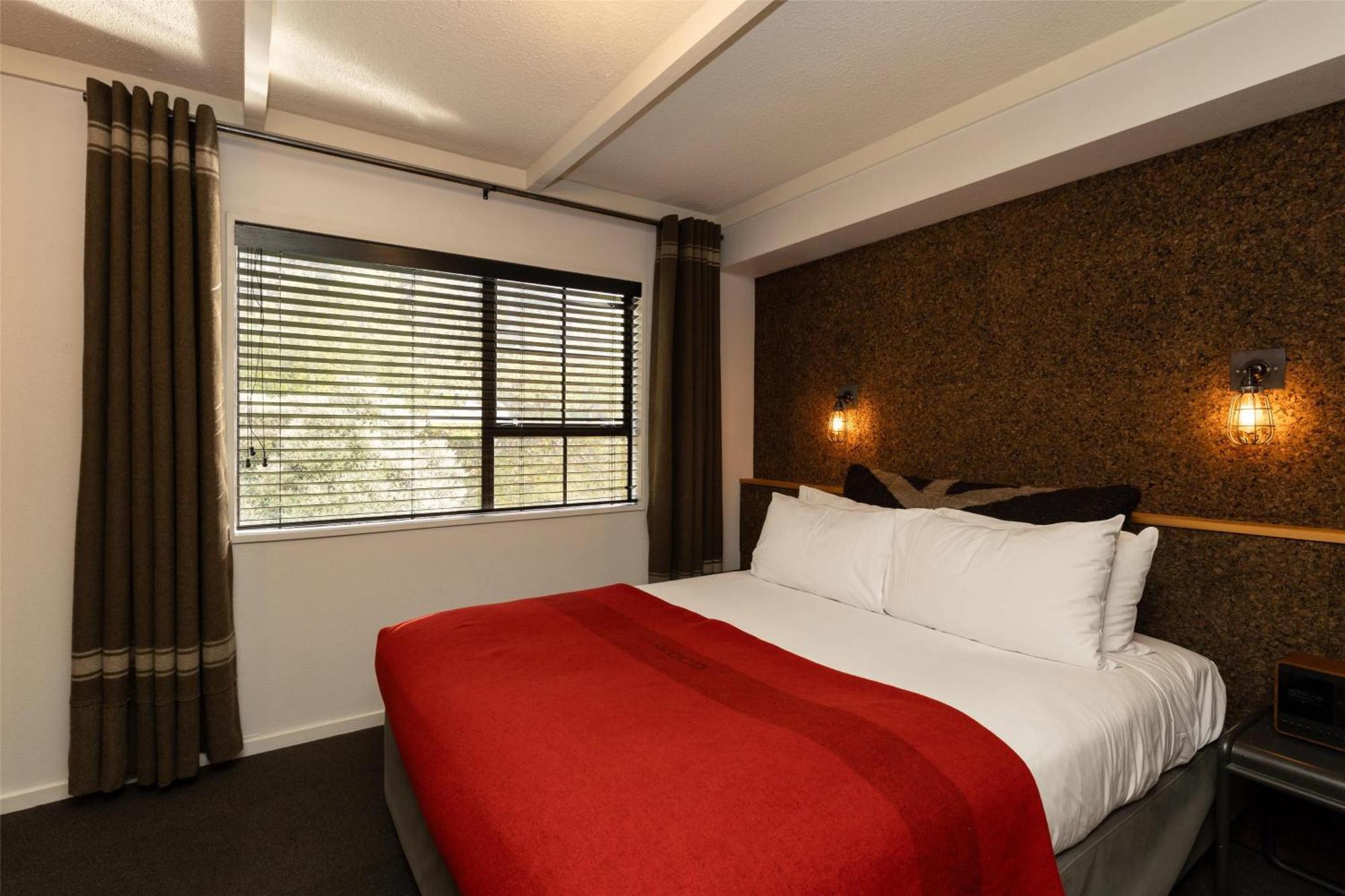 Sherwood 4*
